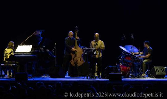17 luglio 2023 | Dave Holland New Quartet alla Casa del Jazz: imprevedibilità ed esperienza