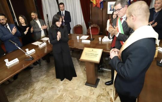 Fausto Giuliani Sindaco di COLONNA: la Sala Consiliare intitolata, all'unanimità, a Bruno Astorre